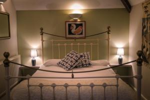 Knoll Hill Farm, The Place To Stay