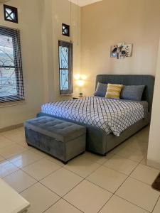 Ndalem Suryo Guesthouse - Ubytování bez kategorie ve městě Yogyakarta