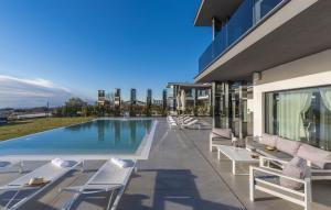 Villa Sara for 10 people near Novigrad with sea view and salt- water pool