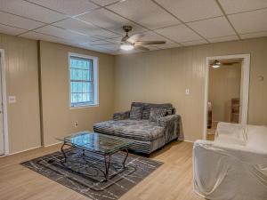 Hilltop Haven Near Downtown