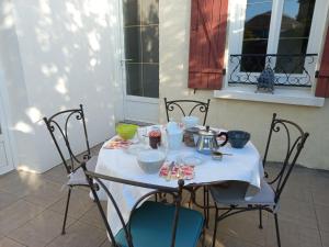 B&B / Chambres d'hotes Chambres d-hotes les hirondelles : photos des chambres