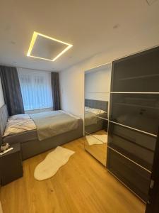 Black and white style apartment in Vienna