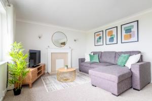 Breath Taking Sea View 2 bedroom Sleeps 6- Parking