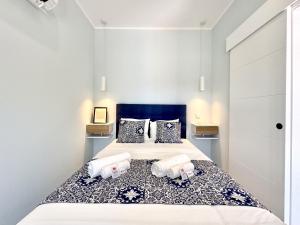 Almancil Typical House by Homing