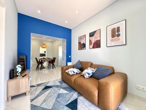 Almancil Typical House by Homing