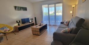 Appartements Apartment with balcony near the beach : Appartement