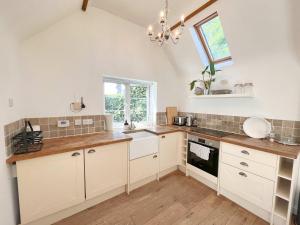 The Dairy cottage with garden and parking
