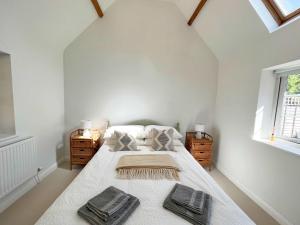 The Dairy cottage with garden and parking