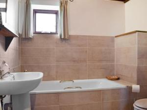 Byre Cottage - Meadowbrook Farm