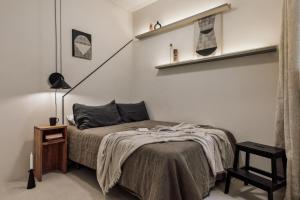 Zafiro - 3 bedrooms and balcony in Sants