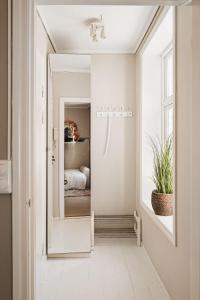 DINBNB Apartments l 250m From CityCenter l Fireplace l Sleeps 6 l 24I7 check in