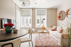 DINBNB Apartments l 250m From CityCenter l Fireplace l Sleeps 6 l 24I7 check in