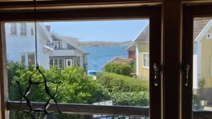 West Coast house 50m from the harbor in Edshultshall