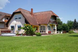 Apartment in Balatonbereny - Balaton 18047