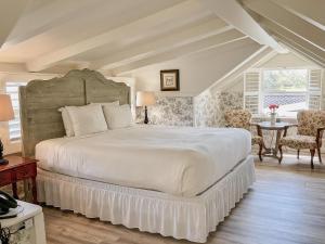 Carmel HideAway Ocean View room in Carmel Green Lantern Inn