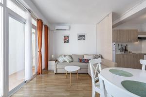 AlmeriaSuite Las Caracolas Beach