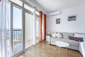 AlmeriaSuite Las Caracolas Beach