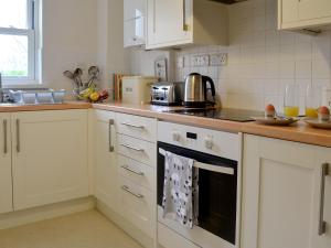 6 Elm Court