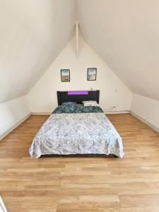 Appartements Maisonnette en duplex avec Jardin-Babyfoot et Billard : photos des chambres