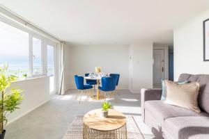 Incredible Sea View 2 bedroom Beach Apartment