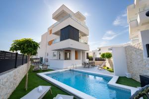 Nova Luxury Residence apartment with private heated pool 