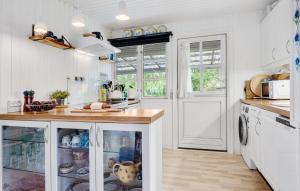 Stunning Home In Præstø With Kitchen