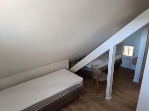 Maisons de vacances Grande maison, jusqu’a 14 personnes, calme entre foret et montagne - FR-1-744-47 : photos des chambres