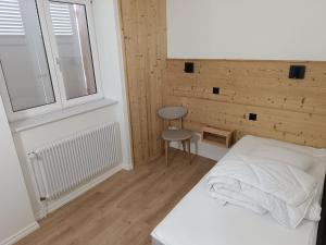 Maisons de vacances Grande maison, jusqu’a 14 personnes, calme entre foret et montagne - FR-1-744-47 : photos des chambres