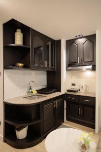 Classic Modern Suite