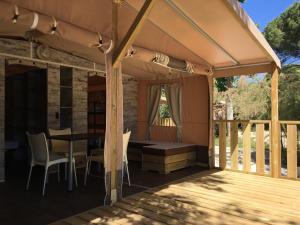 Tent (5 Adults)