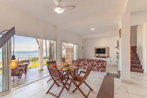 Sobrado Exclusivo Pé na Areia na Praia de Morrinhos