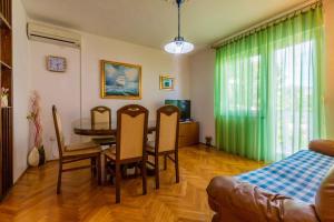 Two-Bedroom Apartment in Crikvenica XXIII