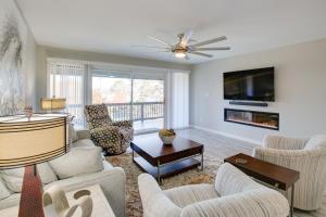 Lake-View Balcony, Resort Perks Hot Springs Condo