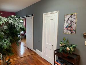 Enchanting 3BR Near Downtown Hartford Cozy & Modern with Parking
