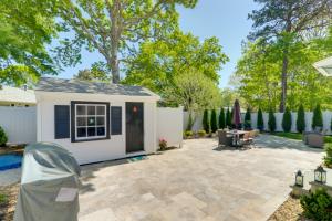 Charming West Yarmouth Home about 2 Mi to Beach!