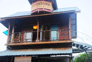 Casa del Artista sobre el Agua