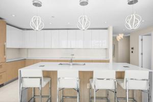 Sky Luxe Amrit Frontal Ocean 2BR 2.5BA