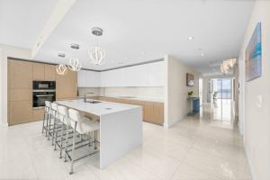 Sky Luxe Amrit Frontal Ocean 2BR 2.5BA