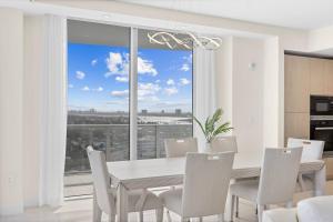 Sky Luxe Amrit Frontal Ocean 2BR 2.5BA