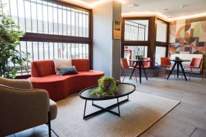 Experience Santiago 1B 1B in Style