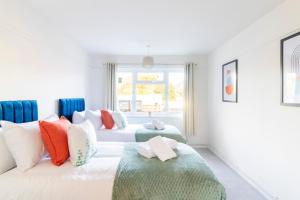 Stunning Sea View 2 bedroom Sleeps 6- Free Parking