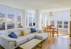 Cubos Apartment Ronda del Golf Seaview & Parking