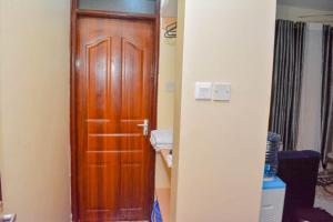 Brima Mangu Apartments, Blue Pacific Studio