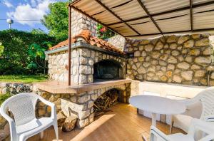 Two-Bedroom Apartment Crikvenica 19