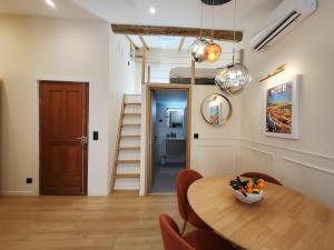 Le Nid de Revennes - séjour cosy dans la vieille ville dAntibes