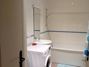 Appartements Location spacieuse dans ancien prieure restaure - FR-1-586-66 : photos des chambres