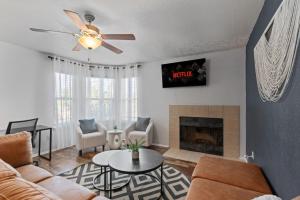 Lux Private Retreat - King Bed