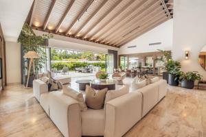 Modern villa with maid and pool in Casa de Campo