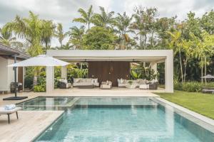 Modern villa with maid and pool in Casa de Campo