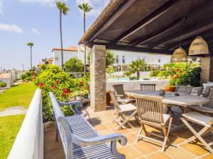 Cubos Beachfront Marina de Casares House